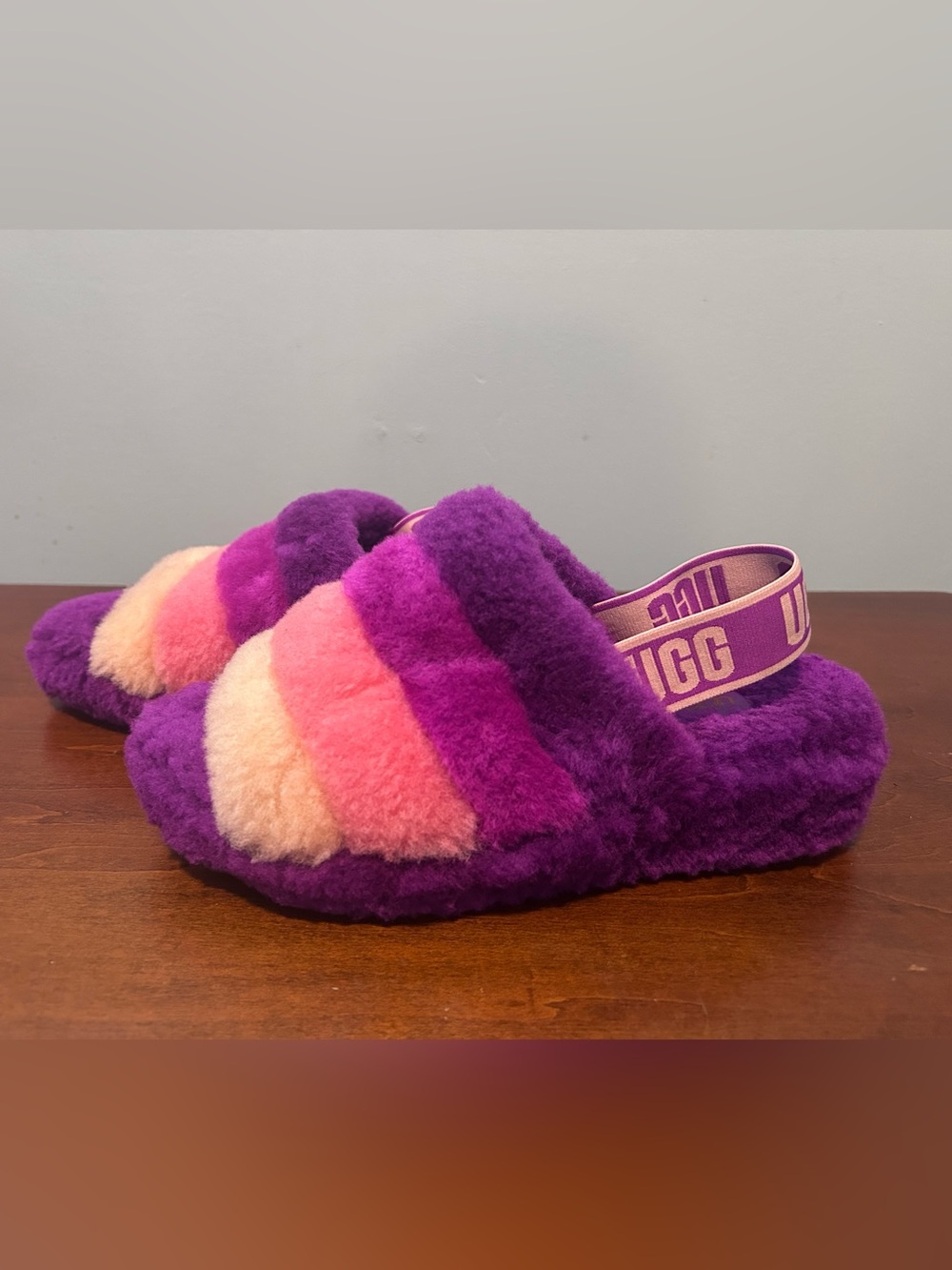 UGG women Fluff Yeah Slide Slippers in with Elastic back strap  size 7